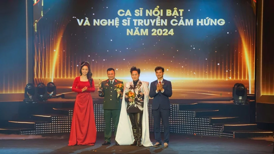 Ca sĩ Việt diễn chào mừng Thủ tướng Nhật Bản: Nhận giải quốc tế, được Bộ VH-TT-DL vinh danh Ca sĩ Việt diễn chào mừng Thủ tướng Nhật Bản: Nhận giải quốc tế, được Bộ VH-TT-DL vinh danh