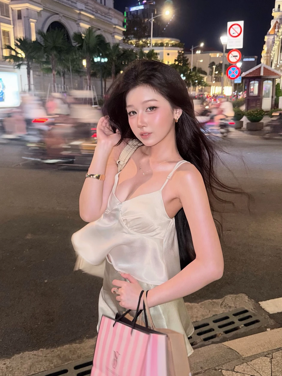 Cận cảnh "profile" nữ idol live hot nhất lúc này!