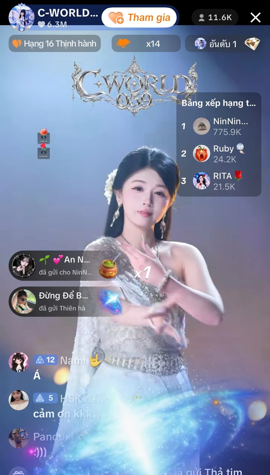 Cận cảnh "profile" nữ idol live hot nhất lúc này!