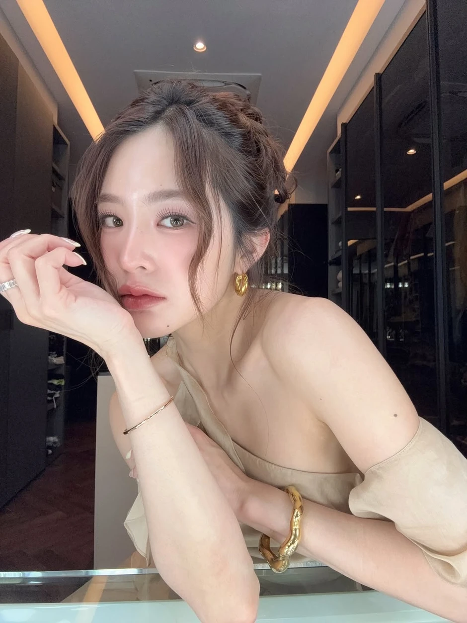 Căng: Minh tinh đình đám tuyên bố ly thân chồng thiếu gia bị tố xâm hại em trai, công khai xin lỗi nạn nhân và 50 sao hạng A Căng: Minh tinh đình đám tuyên bố ly thân chồng thiếu gia bị tố xâm hại em trai, công khai xin lỗi nạn nhân và 50 sao hạng A