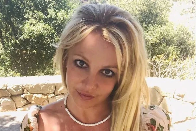 Cảnh sát tiết lộ video vụ bắt giữ Britney Spears Cảnh sát tiết lộ video vụ bắt giữ Britney Spears