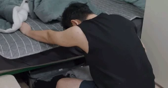 Cảnh tượng cãi nhau sáng sớm vì một bữa ăn làm tan nát hôn nhân của nam diễn viên và vợ kém 16 tuổi