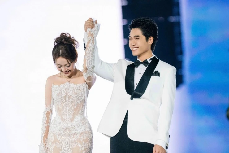 Cặp đôi “phim giả tình thật” Võ Điền Gia Huy - Tam Triều Dâng lại gây sốt Cặp đôi “phim giả tình thật” Võ Điền Gia Huy - Tam Triều Dâng lại gây sốt