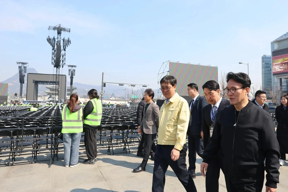 Cập nhật concert miễn phí của BTS tại Quảng trường Gwanghwamun