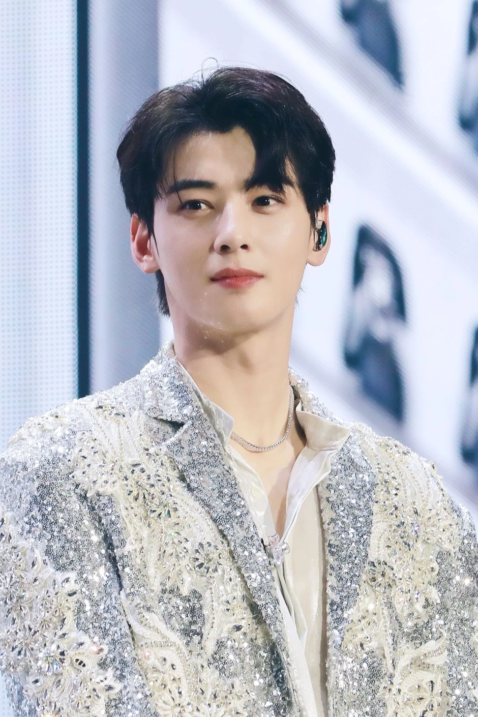Cha Eun Woo đăng tâm thư xin lỗi khán giả, có động thái giữa ồn ào trốn thuế chấn động Kbiz