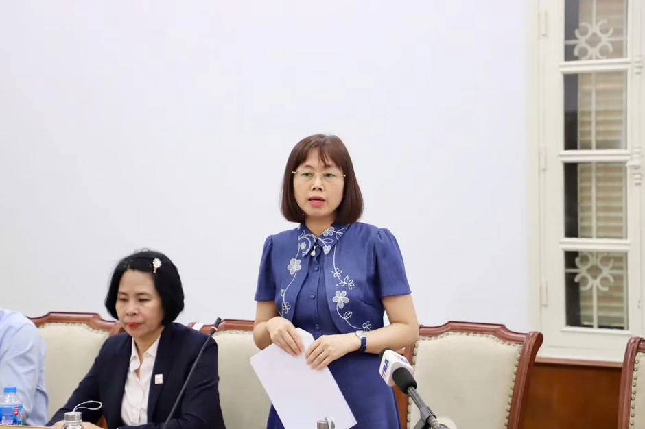 Chấn chỉnh hát nhép trên toàn quốc