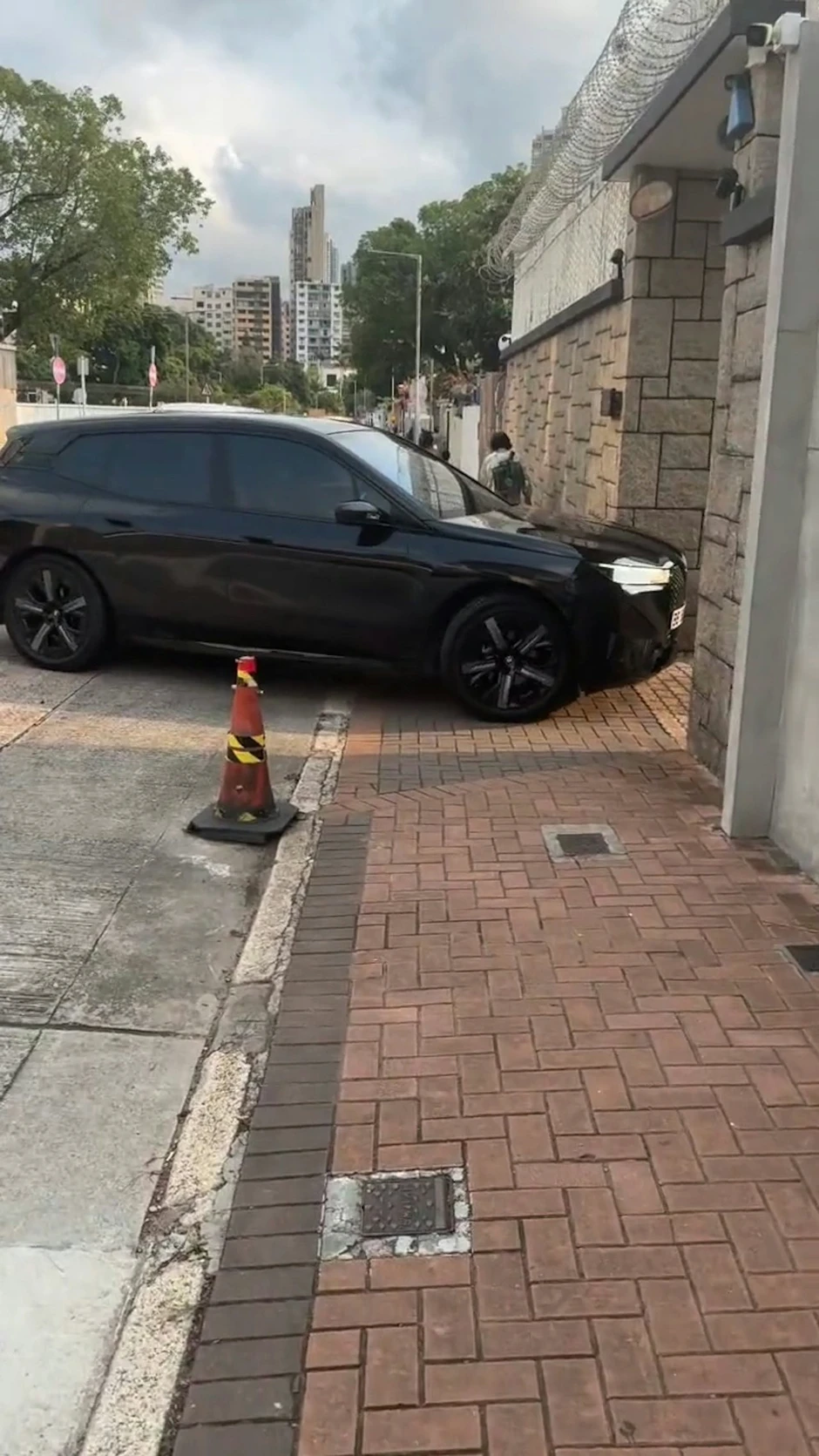 Châu Nhuận Phát có 8 biệt thự và một mảnh đất Châu Nhuận Phát có 8 biệt thự và một mảnh đất