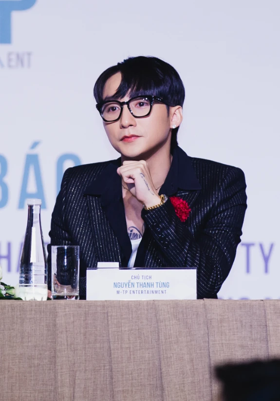 Chi Pu thẳng thắn khi bị so sánh với Sơn Tùng quản lý talent: “Đây là công ty nói được làm được”