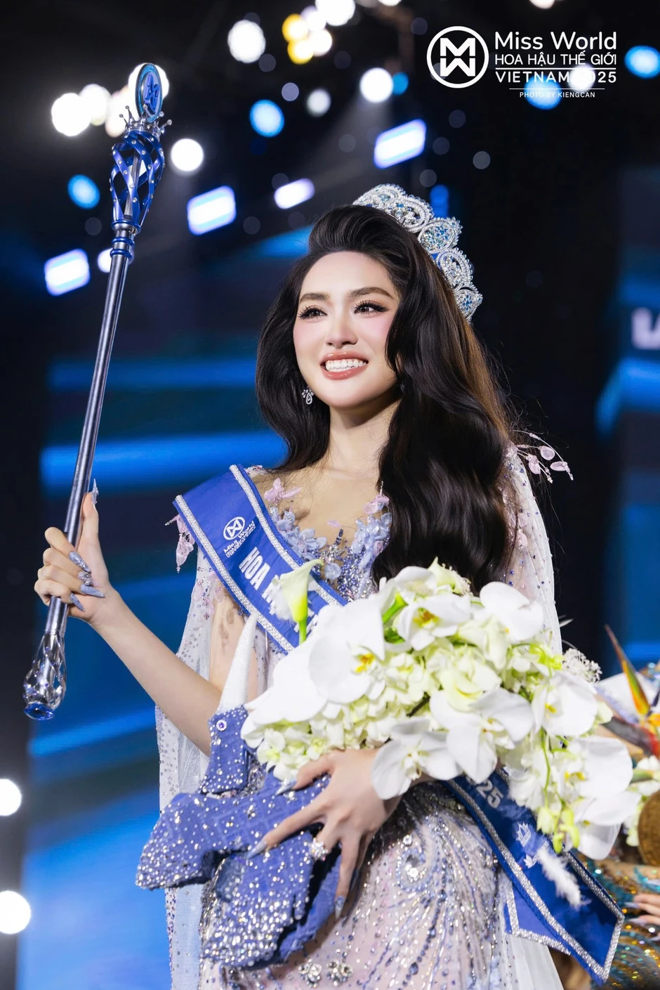 Chị sinh đôi của Phương Oanh