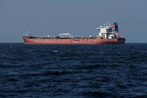 Eo biển Hormuz: khoảng 30 tàu ngụy trang thành tàu Trung Quốc để thoát hiểm
