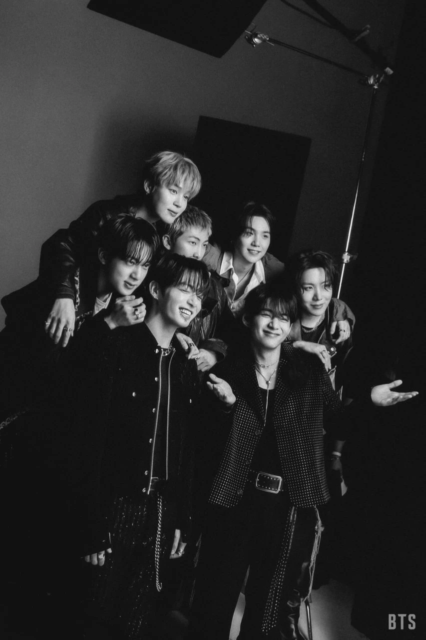 Chính BTS cũng không thích album ARIRANG: Như một món ăn thập cẩm, tự hào dân tộc đậm nét Chính BTS cũng không thích album ARIRANG: Như một món ăn thập cẩm, tự hào dân tộc đậm nét