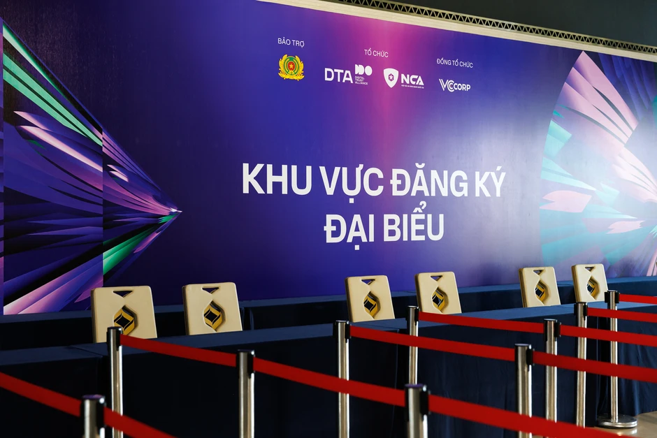 Chính thức lộ diện sân khấu KOL Summit 2026, thảm đỏ sẵn sàng đón hơn 1.500 nghệ sĩ, KOL và khách mời Chính thức lộ diện sân khấu KOL Summit 2026, thảm đỏ sẵn sàng đón hơn 1.500 nghệ sĩ, KOL và khách mời