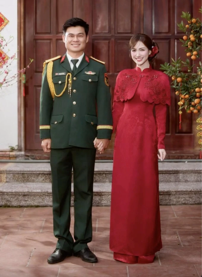 Chồng sắp cưới Hòa Minzy được khen ngoại hình rắn rỏi, đẹp trai