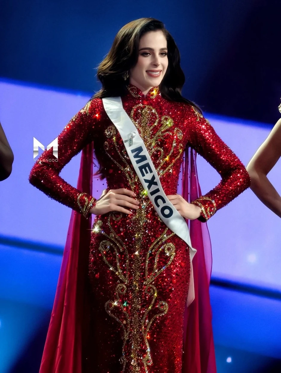 Chưa từng thấy Hoa hậu đi thảm đỏ Cannes phải đeo sash vì sợ không ai biết, nào ngờ vẫn nhận về cái kết ê chề!