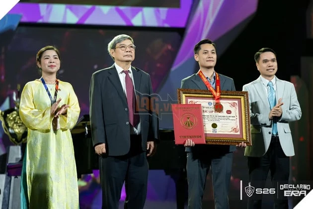 Chung kết ĐTDV Mùa Xuân 2026 xác lập kỷ lục sân khấu 3D Mapping lớn nhất Việt Nam cho Esports