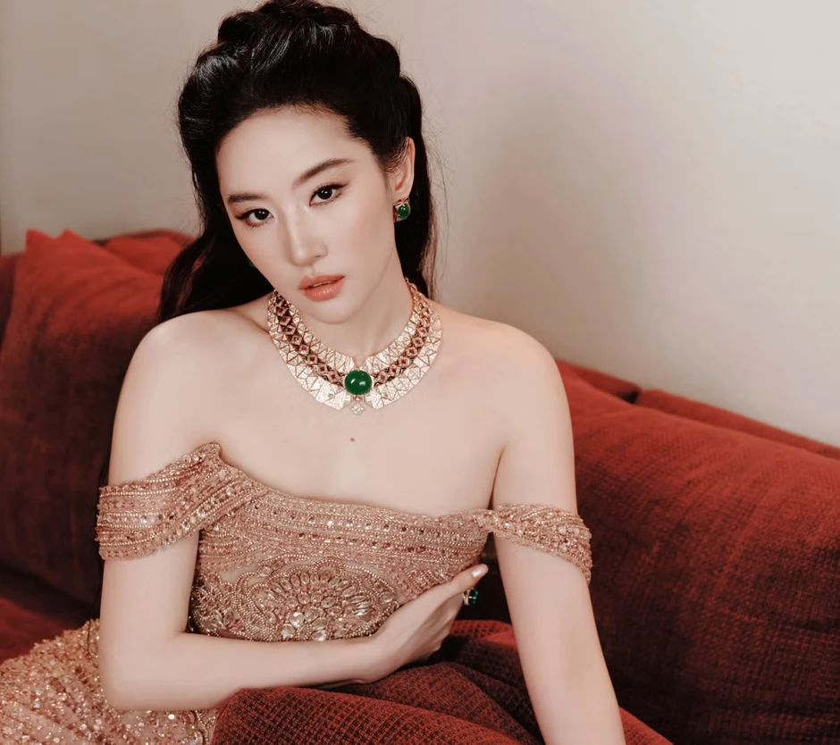 Chuyện gì đang xảy ra với Lưu Diệc Phi Chuyện gì đang xảy ra với Lưu Diệc Phi