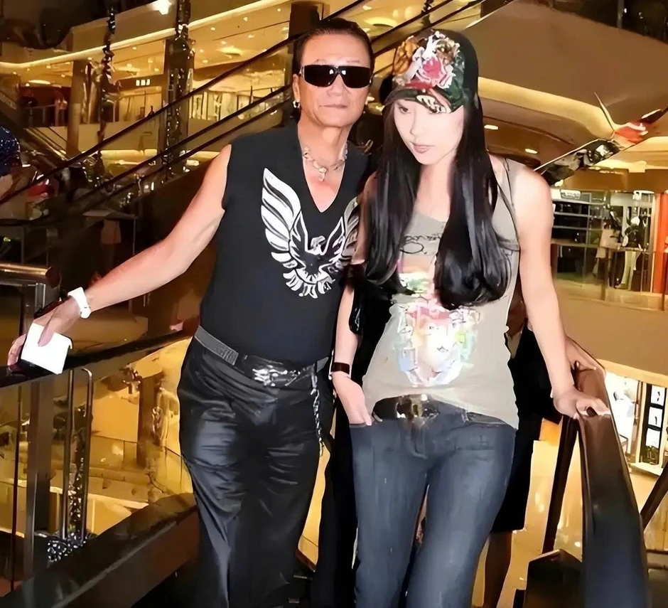 Chuyện tình của tài tử Tạ Hiền và bạn gái kém 49 tuổi