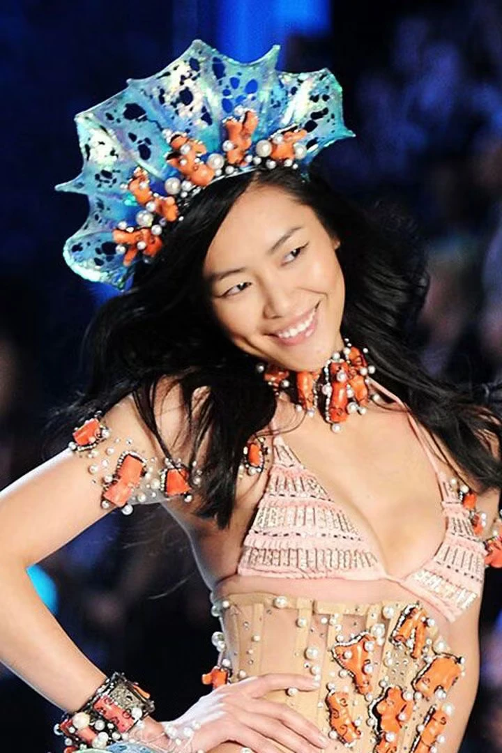 Chuyện tình siêu mẫu nội y và tổng tài hot nhất hiện tại