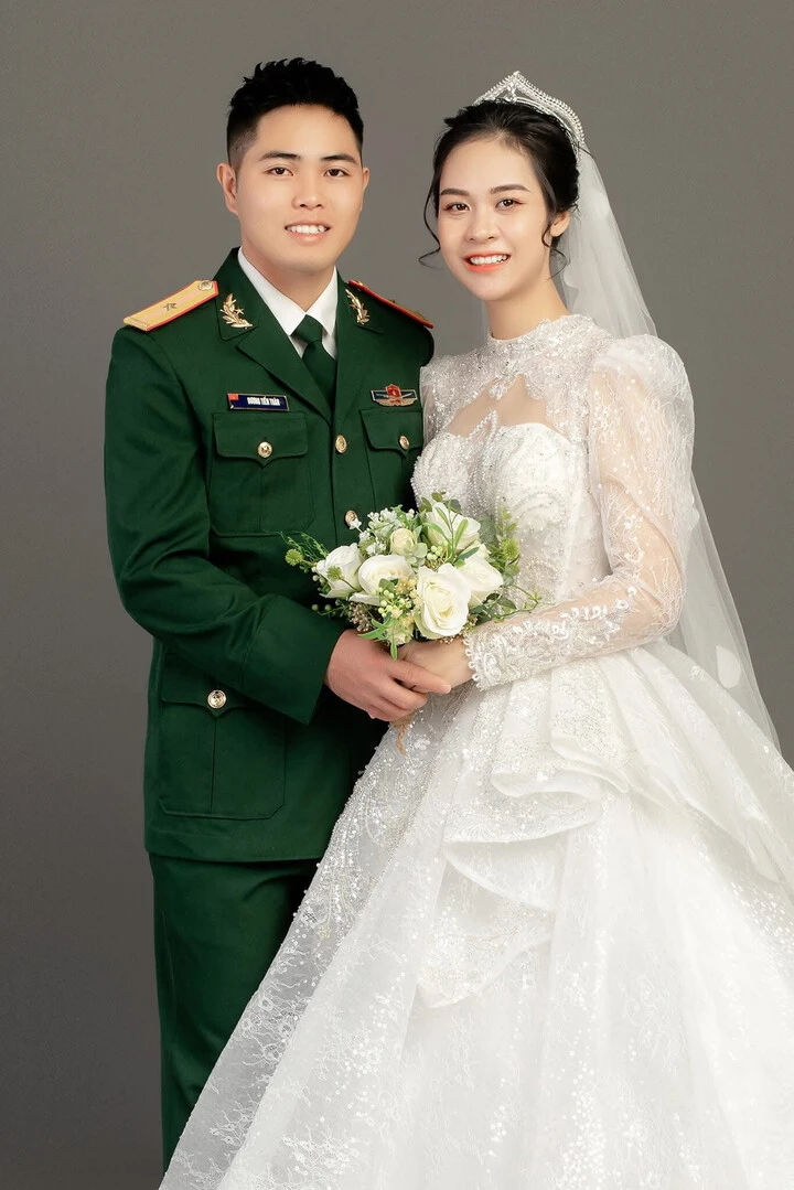 Sao nhập ngũ: Chuyện tình Hòa Minzy và Thăng Văn Cương không phải là cặp đôi duy nhất
