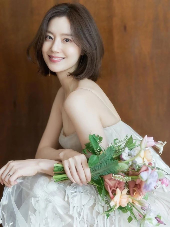 Cô dâu tháng 6 Moon Chae Won khoe ảnh cưới Cô dâu tháng 6 Moon Chae Won khoe ảnh cưới