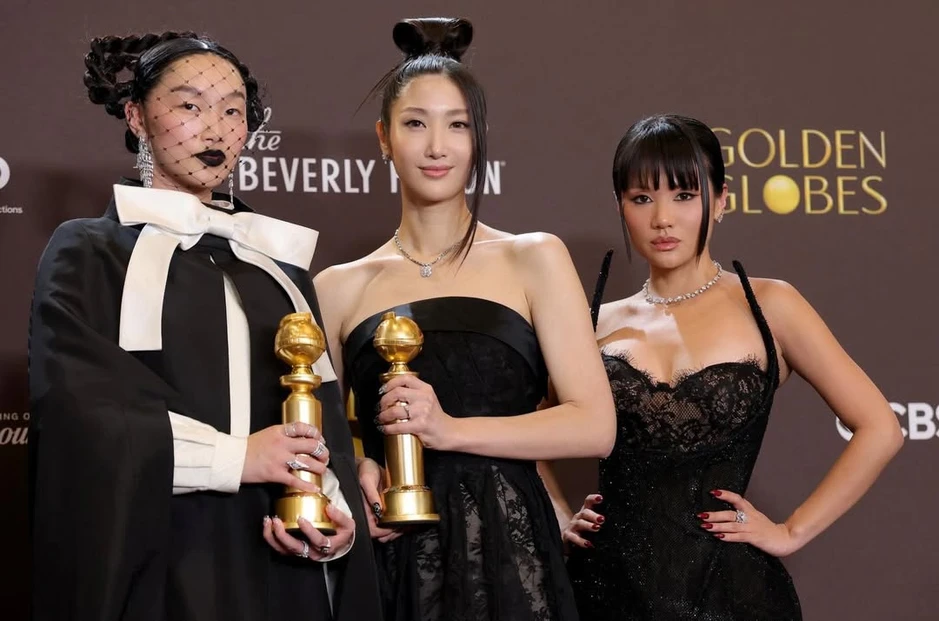Cô gái bị cả Hàn Quốc từ chối đổi đời nhờ 1 ca khúc, nay là chủ nhân Oscar - Grammy Cô gái bị cả Hàn Quốc từ chối đổi đời nhờ 1 ca khúc, nay là chủ nhân Oscar - Grammy