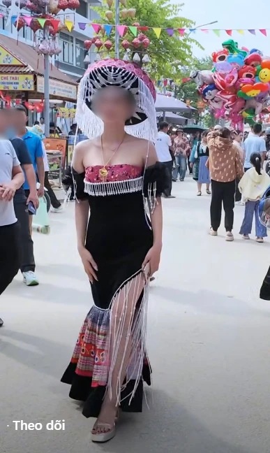 Cô gái diện đồ phản cảm đi lễ hội Mông gây tranh cãi