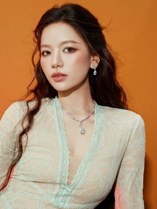 Cô Hồng lái đò phim Mưa đỏ giờ ra sao?