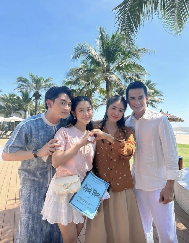 Con gái 18 tuổi của Lê Phương lại gây chú ý