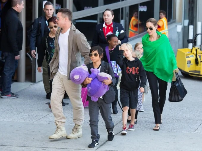 Con gái Brad Pitt nộp đơn xin bỏ họ bố