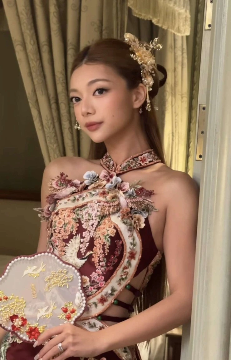 Con gái của Hoa hậu Điện ảnh, “nữ hoàng ảnh lịch và chưởng môn phái Vịnh Xuân lấy chồng Malaysia