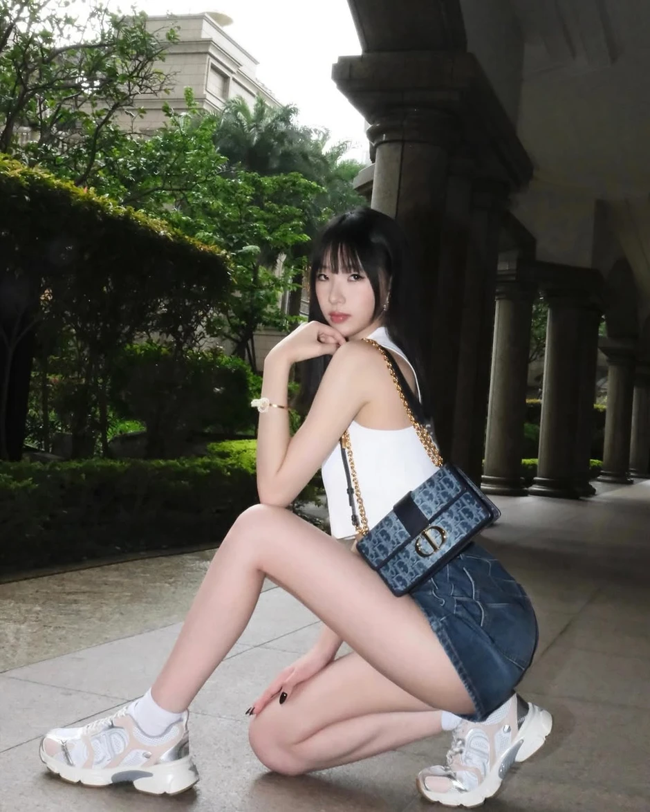 Con gái của MC hàng đầu showbiz lúc nhỏ bị chê kém sắc, giờ lột xác ngoạn mục khiến dân mạng "sáng mắt ra" Con gái của MC hàng đầu showbiz lúc nhỏ bị chê kém sắc, giờ lột xác ngoạn mục khiến dân mạng "sáng mắt ra"