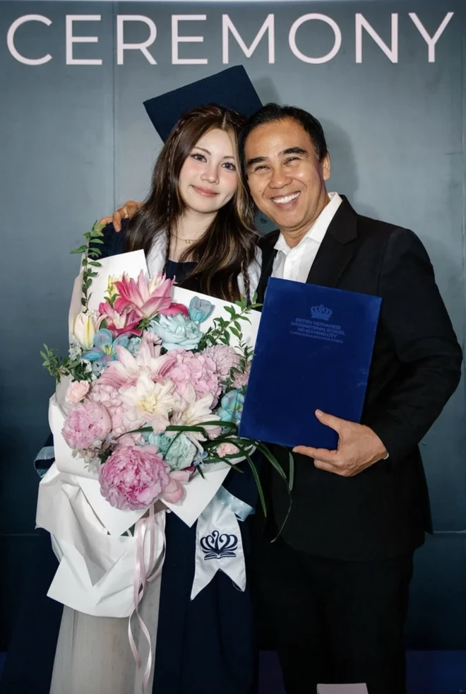 Con gái út Quyền Linh gây chú ý trong ngày đặc biệt