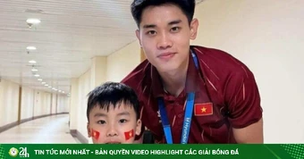 Con trai Hòa Minzy chờ đến nửa đêm để gặp Đình Bắc