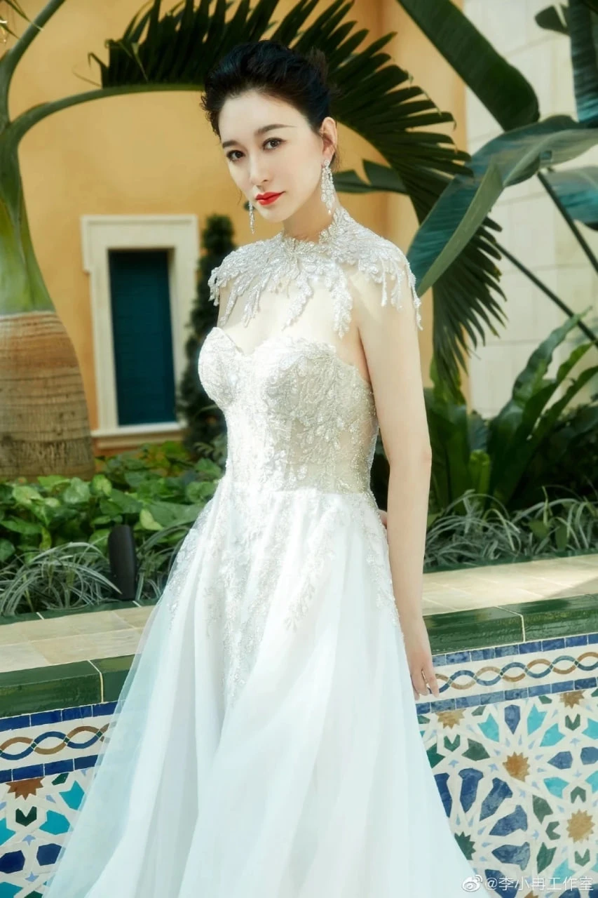 Cộng đồng mạng Trung - Việt gọi Trang Pháp là sứ giả hòa bình Cộng đồng mạng Trung - Việt gọi Trang Pháp là sứ giả hòa bình