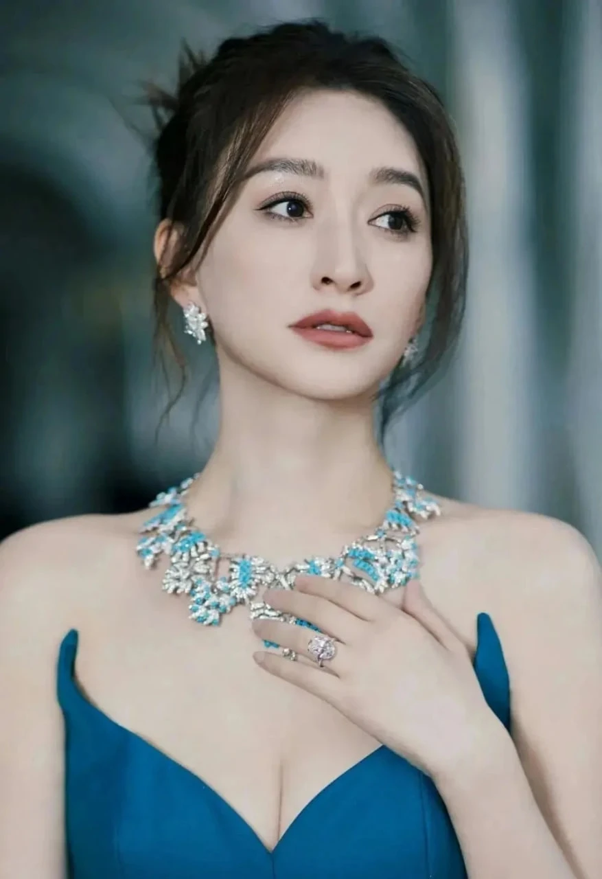 Cộng đồng mạng Trung - Việt gọi Trang Pháp là sứ giả hòa bình Cộng đồng mạng Trung - Việt gọi Trang Pháp là sứ giả hòa bình