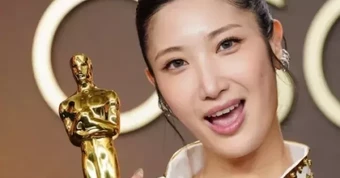 Cú lội ngược dòng của giọng hát bị chối bỏ