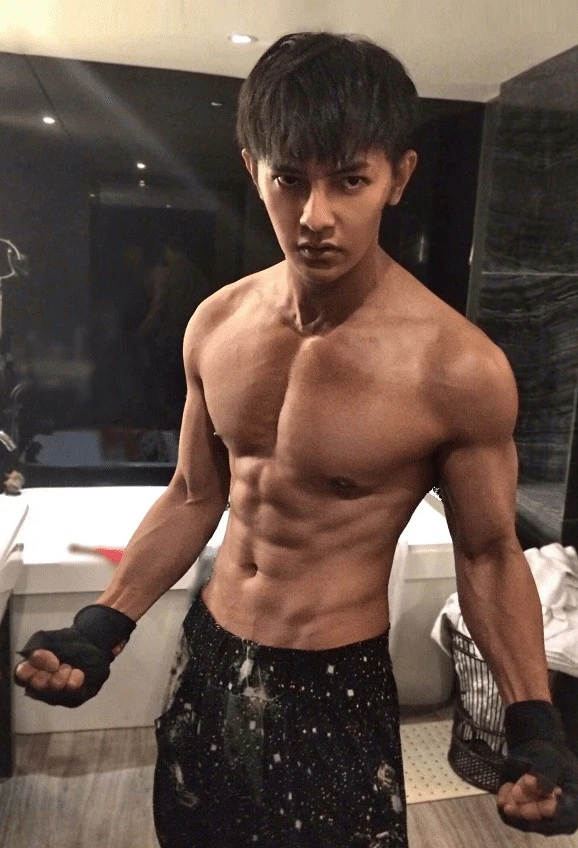 Cú sốc ngày Cá tháng 4: Nam thần “mặt rắn” showbiz bất ngờ tuyên bố giải nghệ