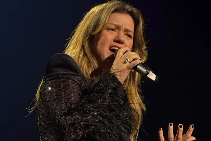 Cửa hàng phản hồi sau khi bị Kelly Clarkson tố coi thường khách Cửa hàng phản hồi sau khi bị Kelly Clarkson tố coi thường khách