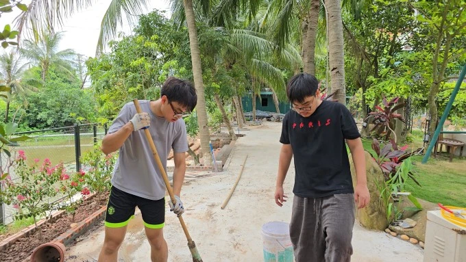 Cục trưởng Xuân Bắc vui thú điền viên ở nhà ngoại ô