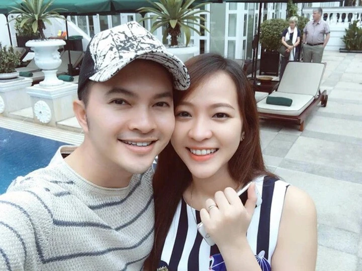 Cuộc hôn nhân kín tiếng của Nam Cường với hot girl kém 8 tuổi Cuộc hôn nhân kín tiếng của Nam Cường với hot girl kém 8 tuổi