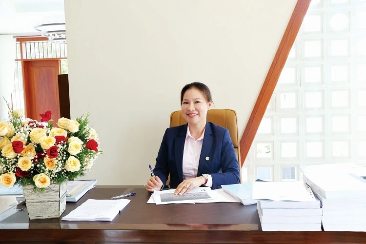 Cuộc sống của doanh nhân Nguyễn Ngọc Tiền - vợ cố diễn viên Quý Bình trước khi bị bắt