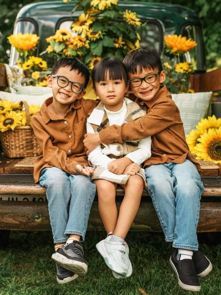 Cuộc sống của vợ chồng Xuân Mai và 3 con ở Mỹ