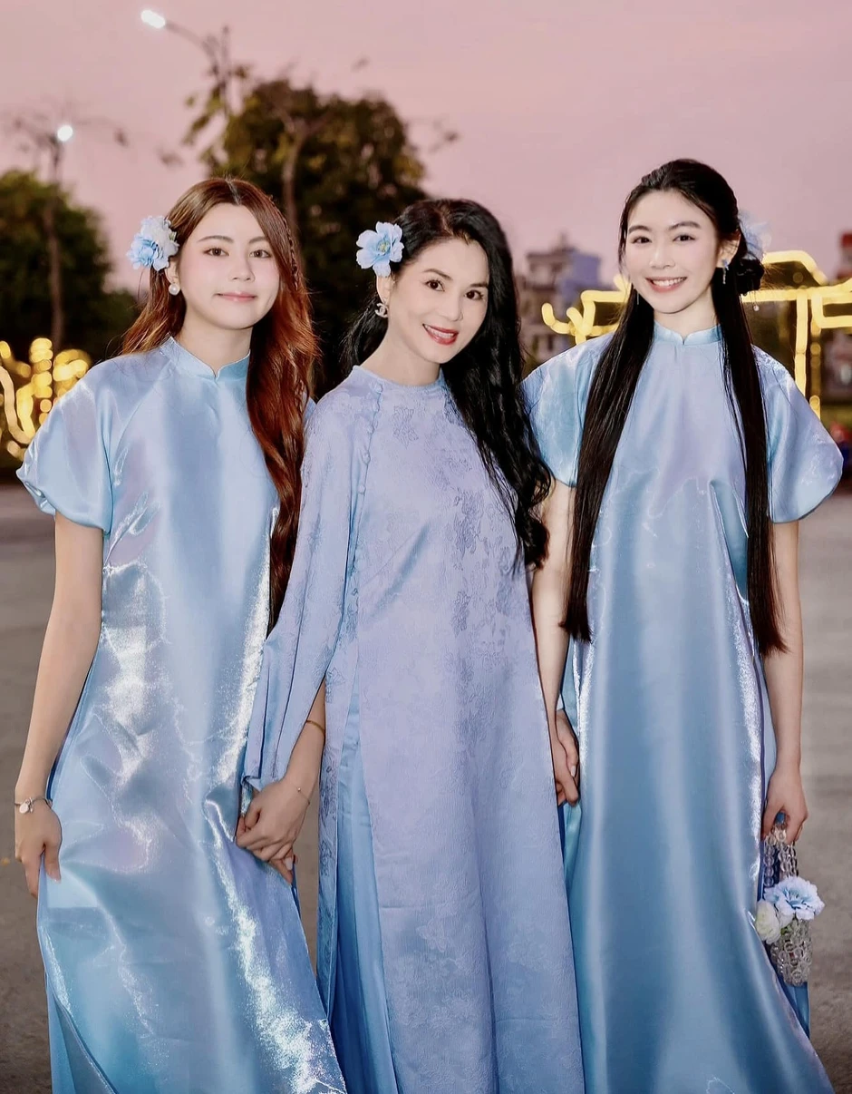 Cuối cùng mẹ của Lọ Lem đã lên tiếng Cuối cùng mẹ của Lọ Lem đã lên tiếng