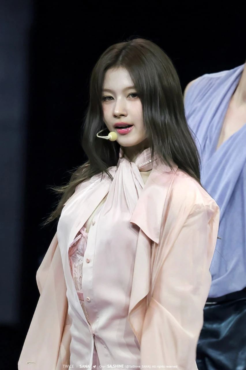 Đã hiểu lý do đây là mỹ nhân lọt top đẹp nhất thế giới, nói ngoại lệ showbiz cũng không ngoa