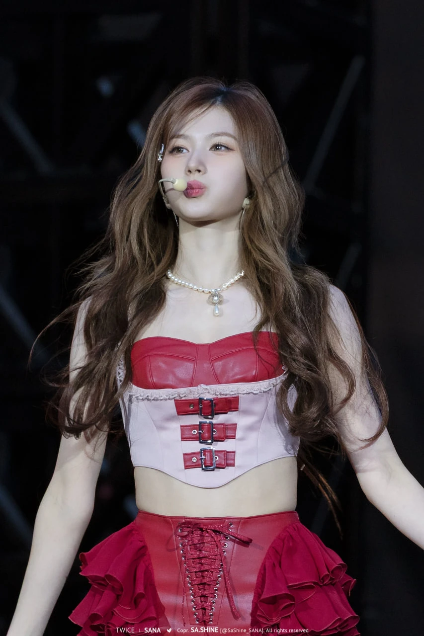 Đã hiểu lý do đây là mỹ nhân lọt top đẹp nhất thế giới, nói ngoại lệ showbiz cũng không ngoa