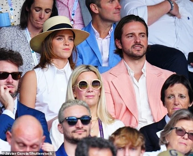 Dàn người yêu thuộc giới siêu giàu của Emma Watson Dàn người yêu thuộc giới siêu giàu của Emma Watson