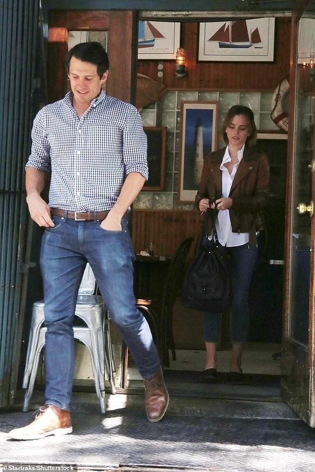Dàn người yêu thuộc giới siêu giàu của Emma Watson Dàn người yêu thuộc giới siêu giàu của Emma Watson