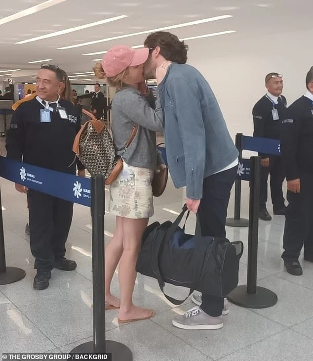 Dàn người yêu thuộc giới siêu giàu của Emma Watson Dàn người yêu thuộc giới siêu giàu của Emma Watson