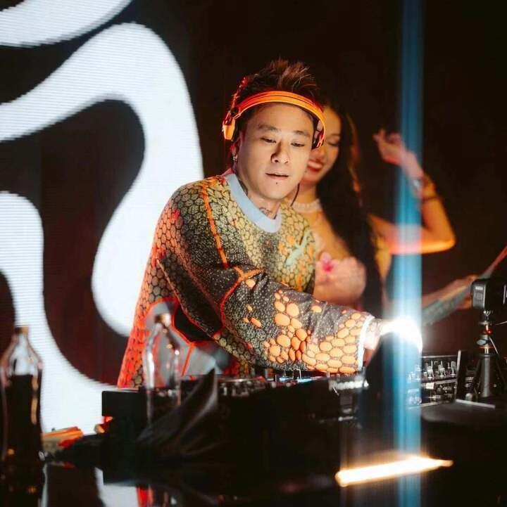 Dàn sao Bước nhảy xì tin sau 17 năm: Người đóng phim trăm tỷ, người bỏ showbiz Dàn sao Bước nhảy xì tin sau 17 năm: Người đóng phim trăm tỷ, người bỏ showbiz