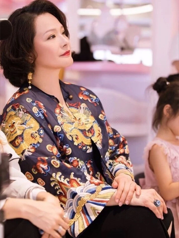Dàn sao "Tây Du Ký 1986" ngoài đời là triệu phú, tỷ phú giàu có nức tiếng